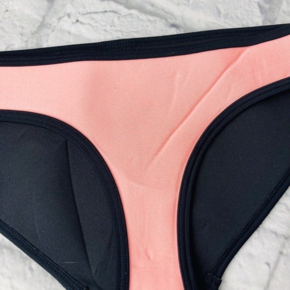 TRIANGL Swim Bottoms Size M - Picture 3 of 6